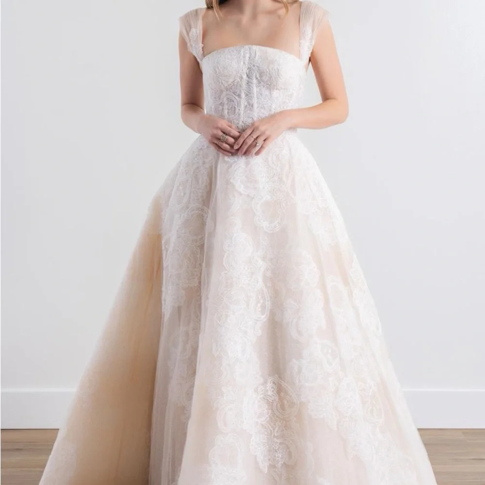STUNNING Watters Strapless A Line Lace Wedding dress. Size 8 - Picture 8 of 13